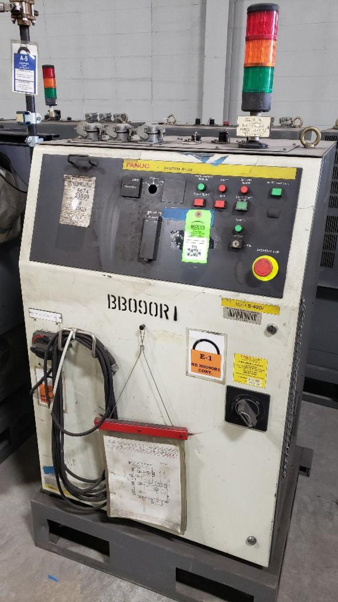 (Parts/Repairable) Fanuc R-J2 controller.