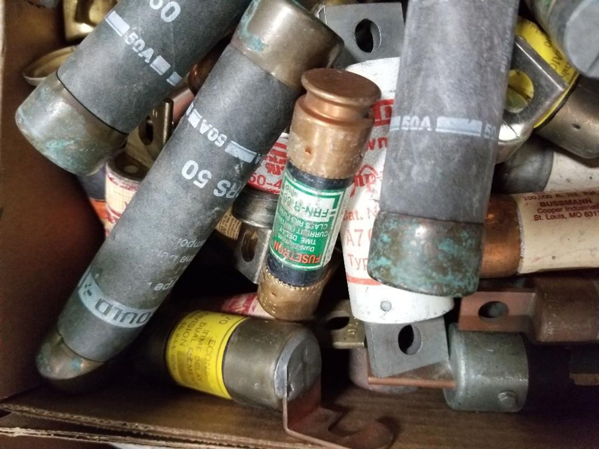 Large assortment of fuses. - Image 2 of 5