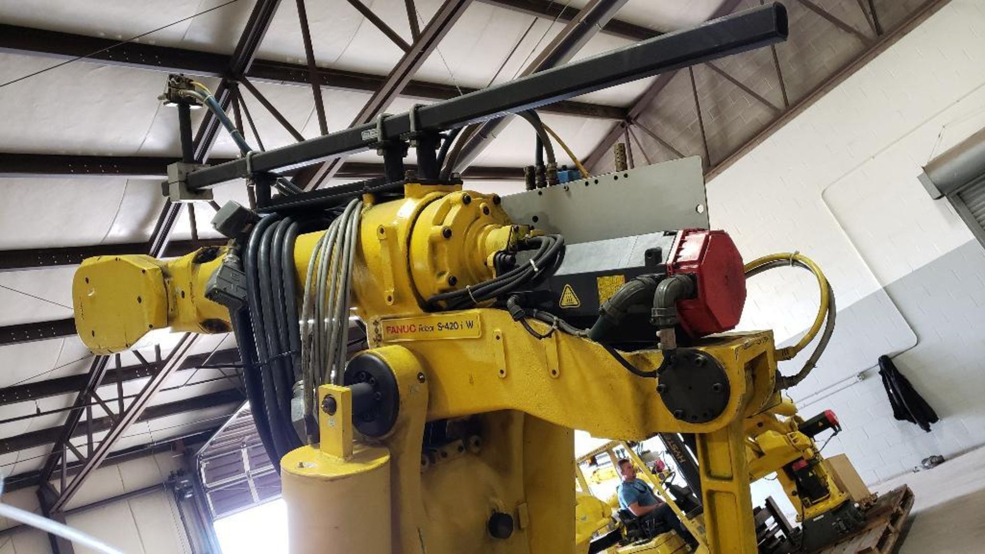 Fanuc S-420iW robot 6-axis arm. - Image 9 of 9