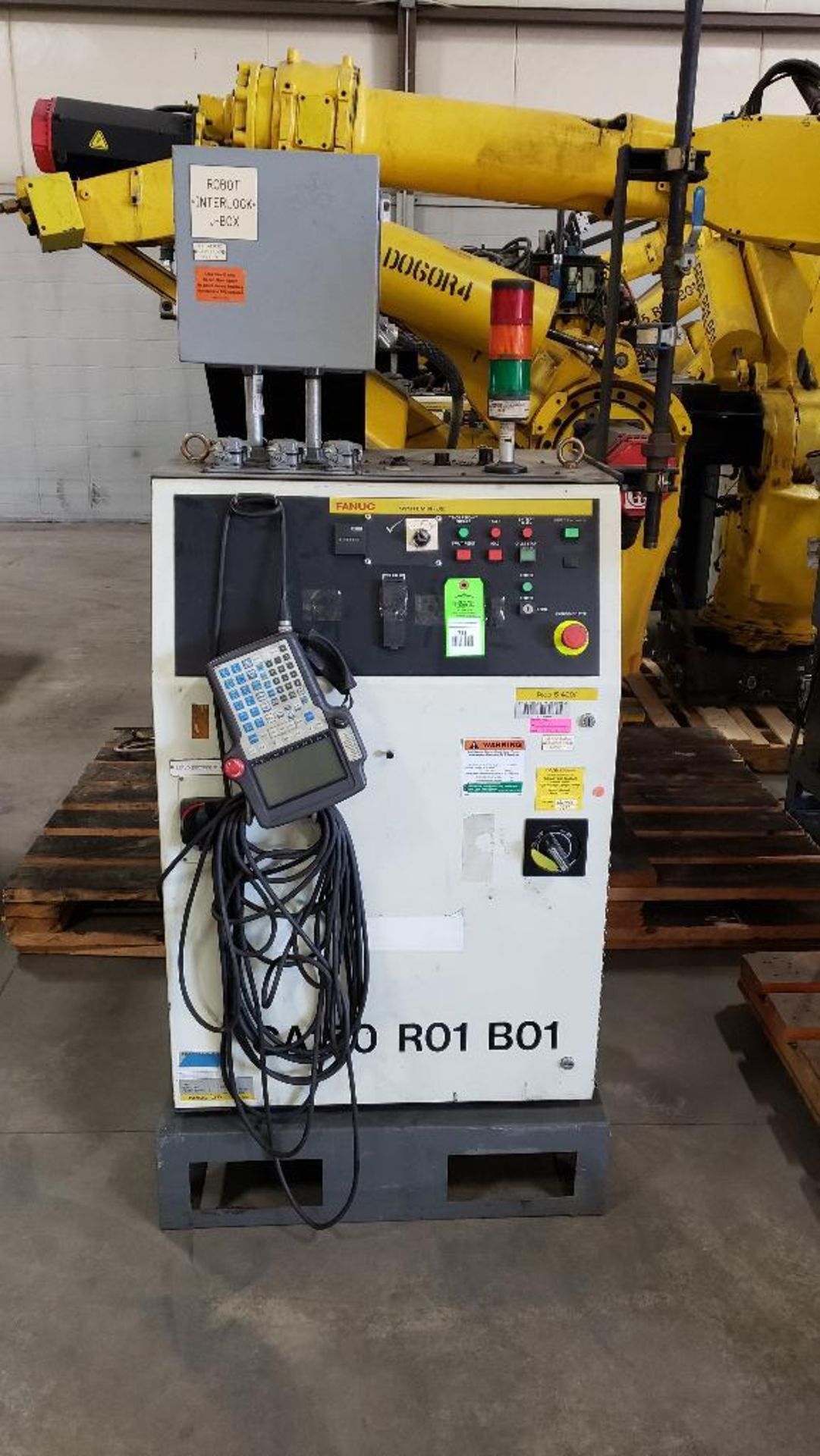 Fanuc S-420iW robot with R-J2 controller. - Image 2 of 15