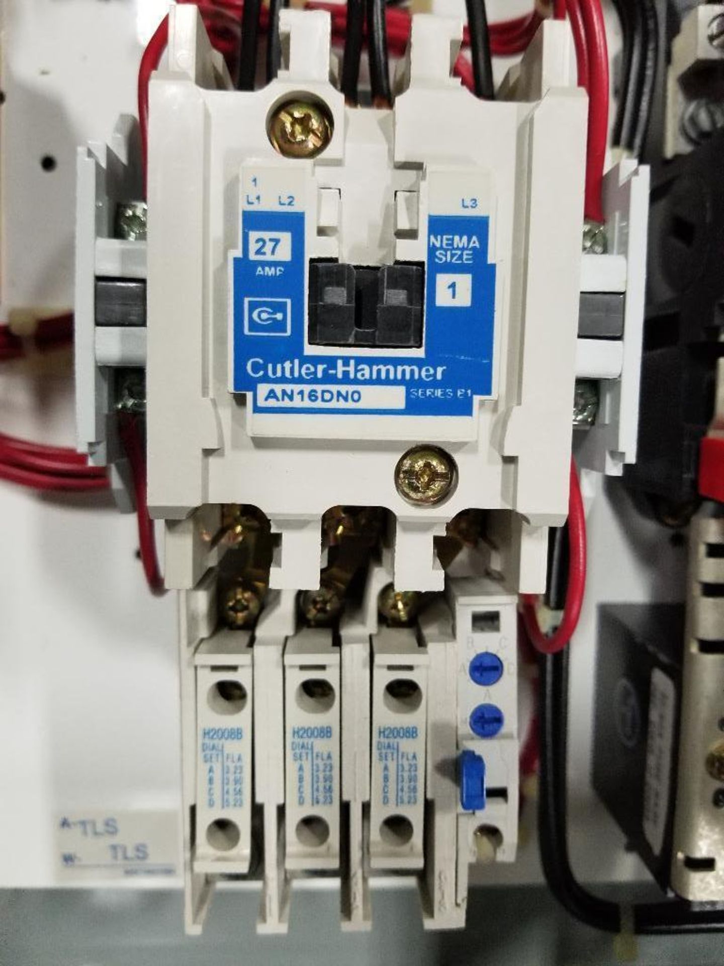 Cutler Hammer dual fusible disconnect starter box. - Image 13 of 15