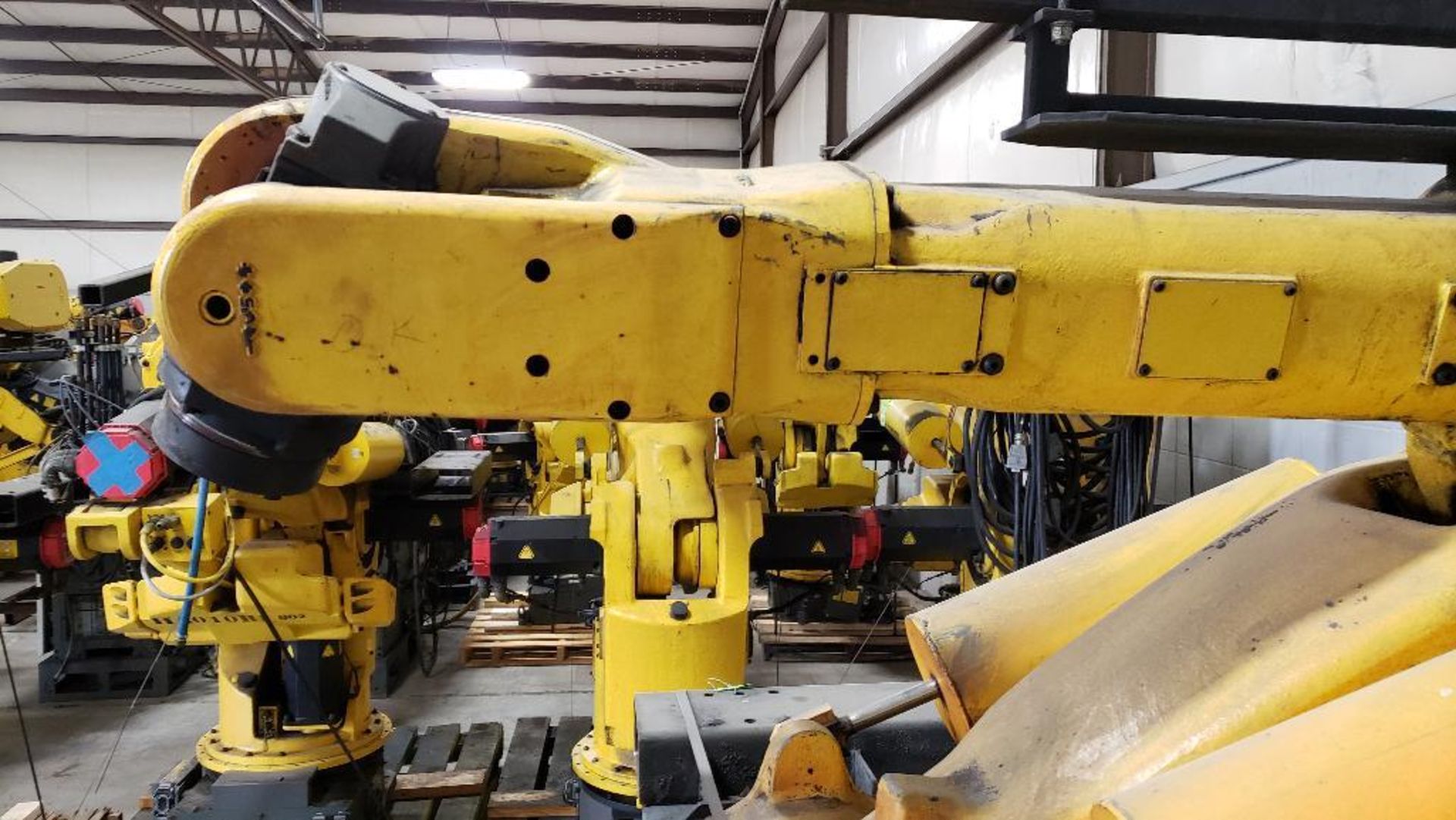 (Parts/Repairable) Fanuc S-420iW robot 6-axis arm. - Image 6 of 10