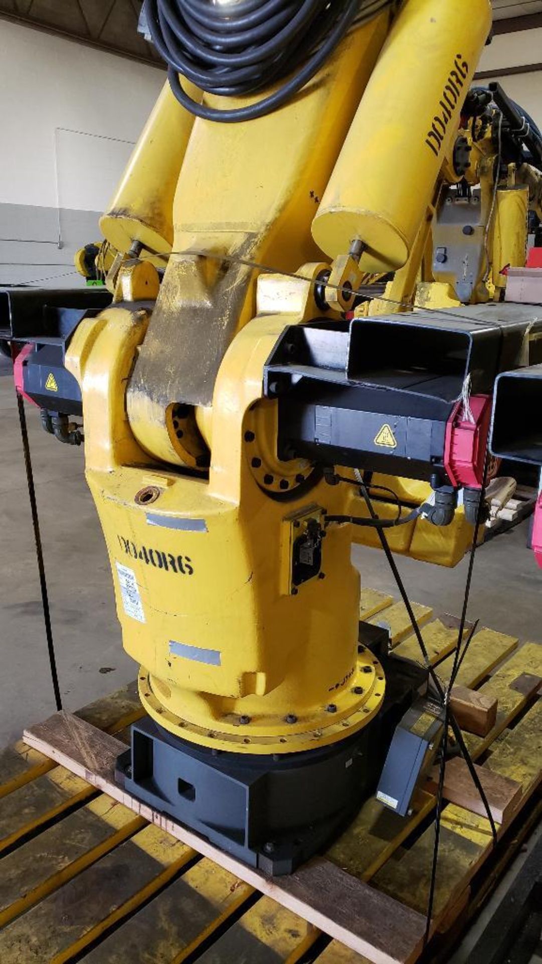 Fanuc S-420iW robot 6-axis arm. - Image 6 of 9