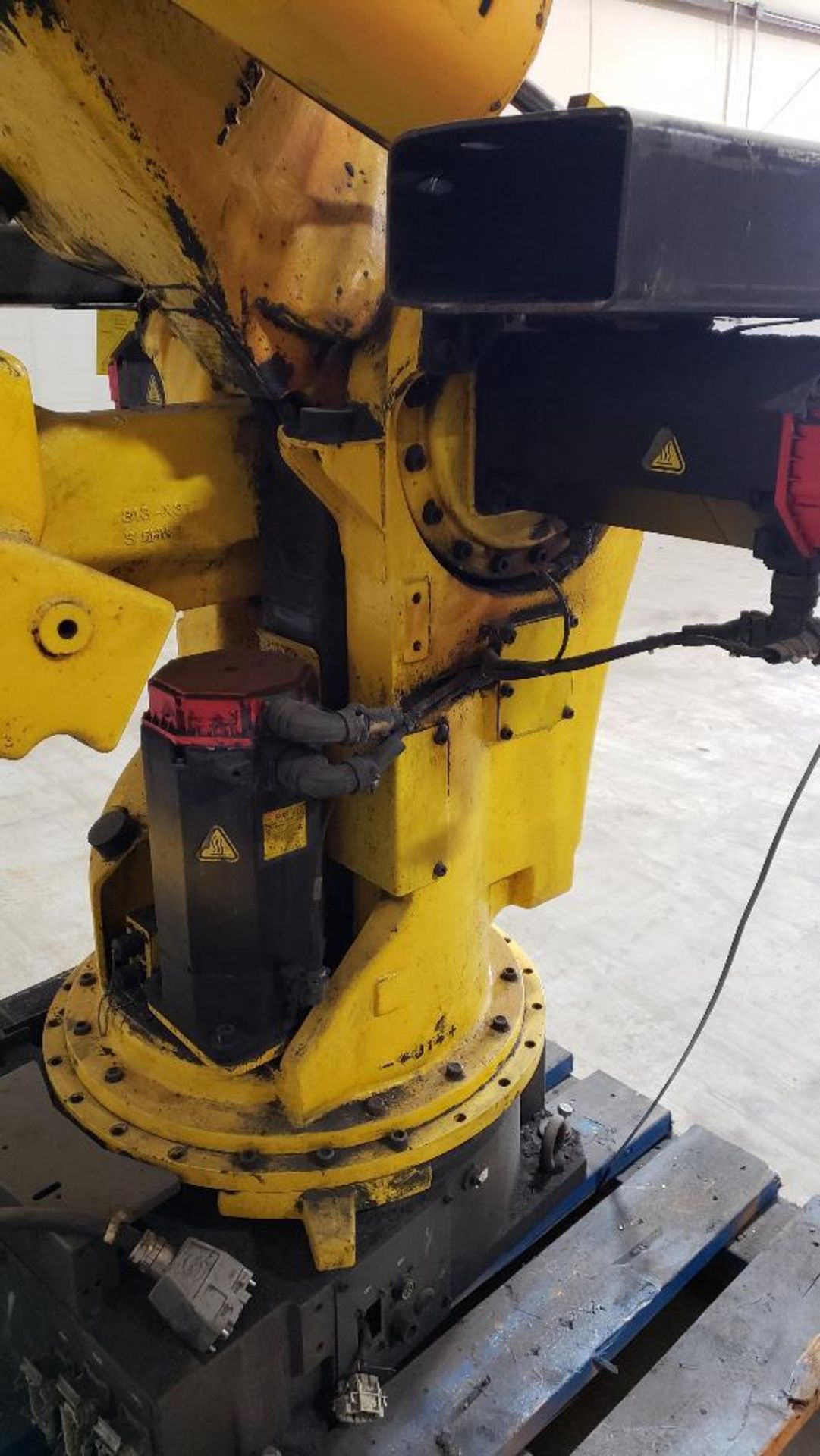 (Parts/Repairable) Fanuc S-420iW robot 6-axis arm. - Image 10 of 10