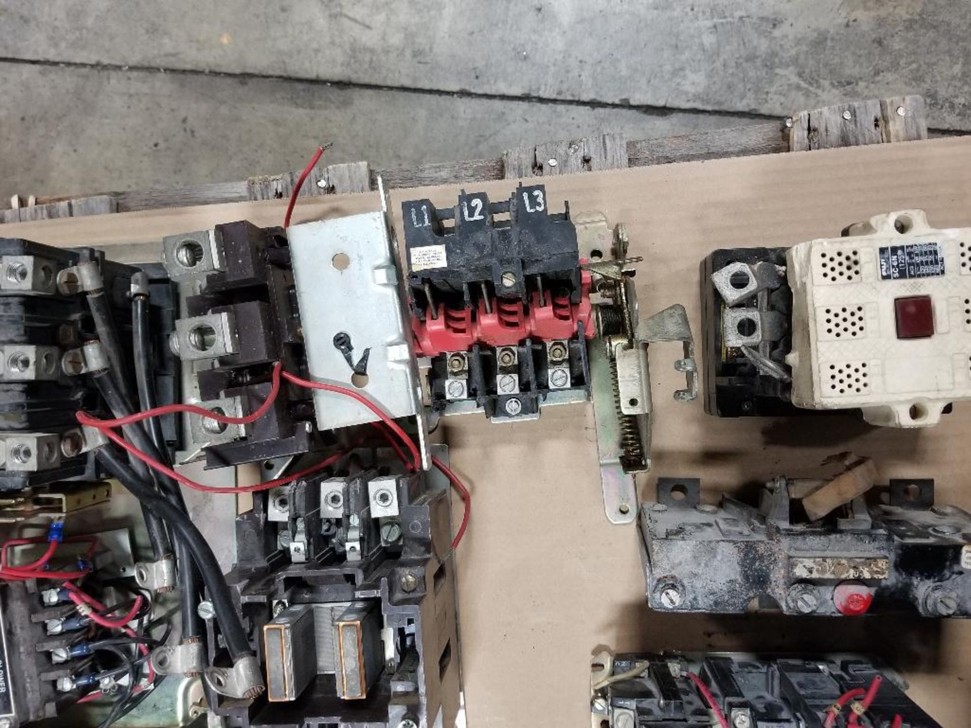 Large qty of assorted contactors. - Image 3 of 8