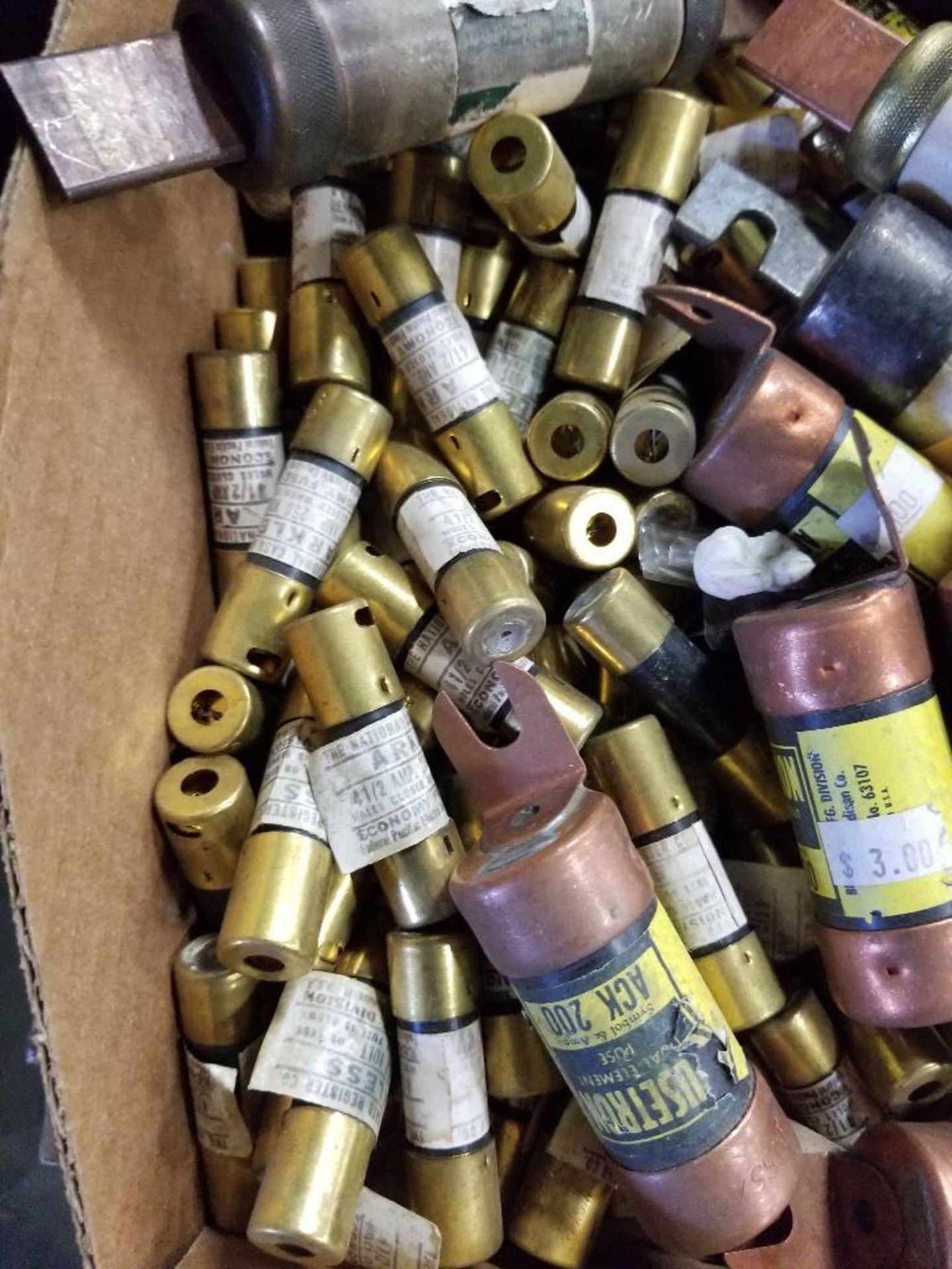 Large assortment of fuses. - Image 4 of 5