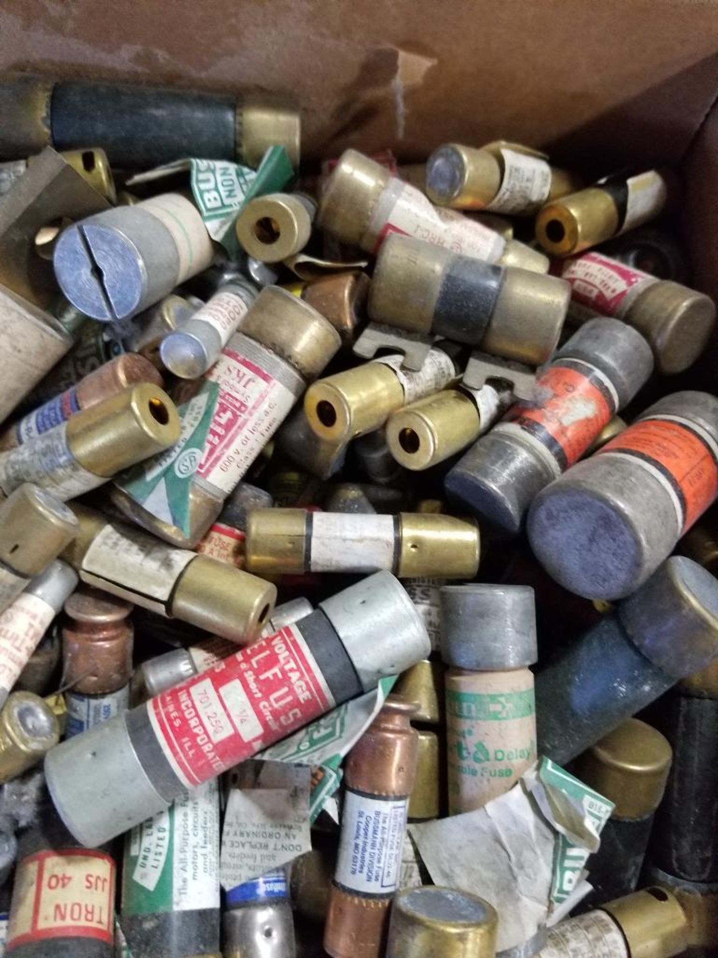Large assortment of fuses. - Image 3 of 5