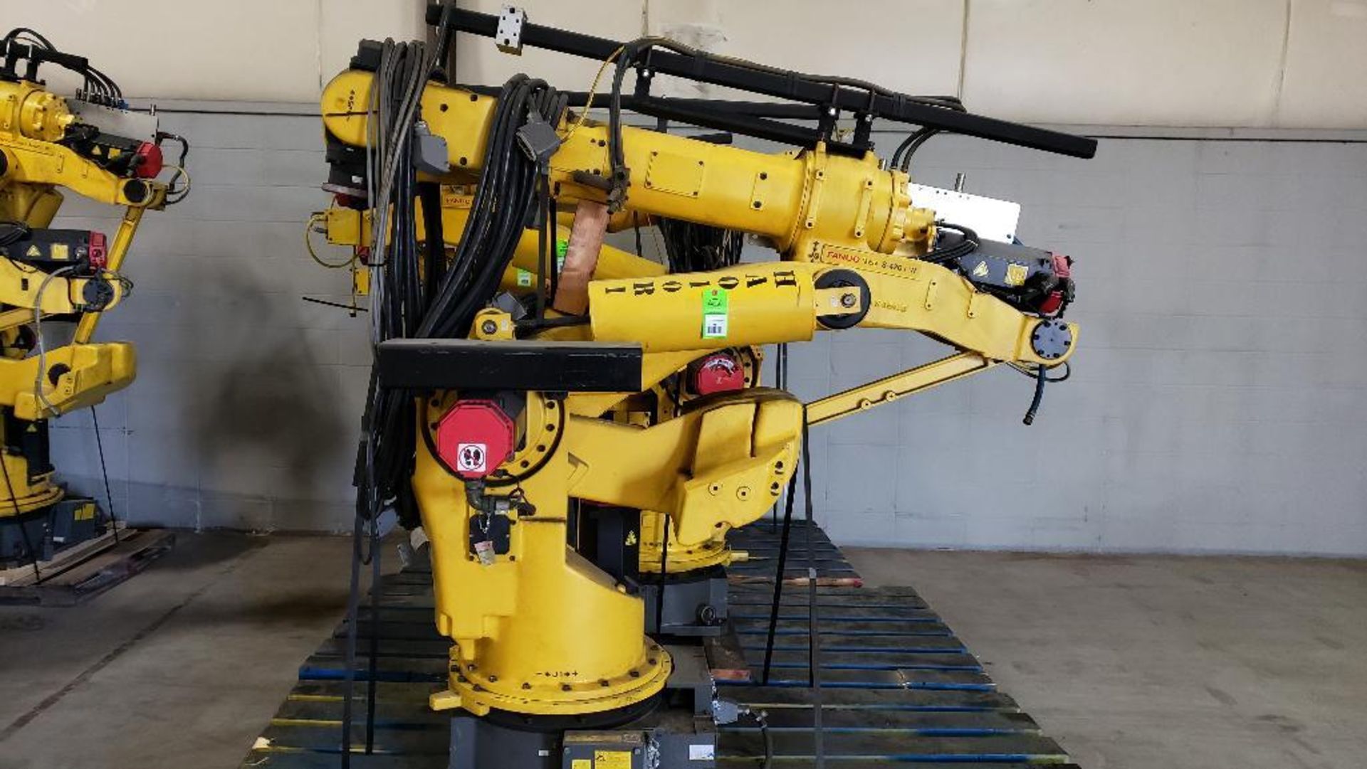Fanuc S-420iW robot 6-axis arm.