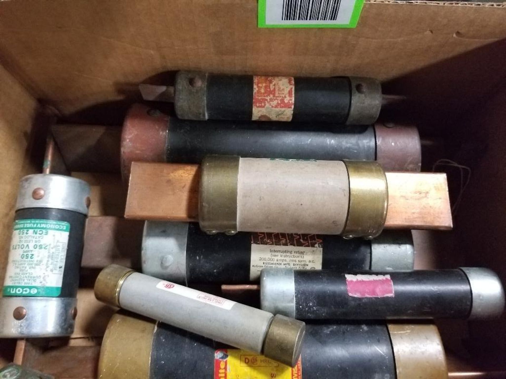 Large assortment of fuses. - Image 2 of 4