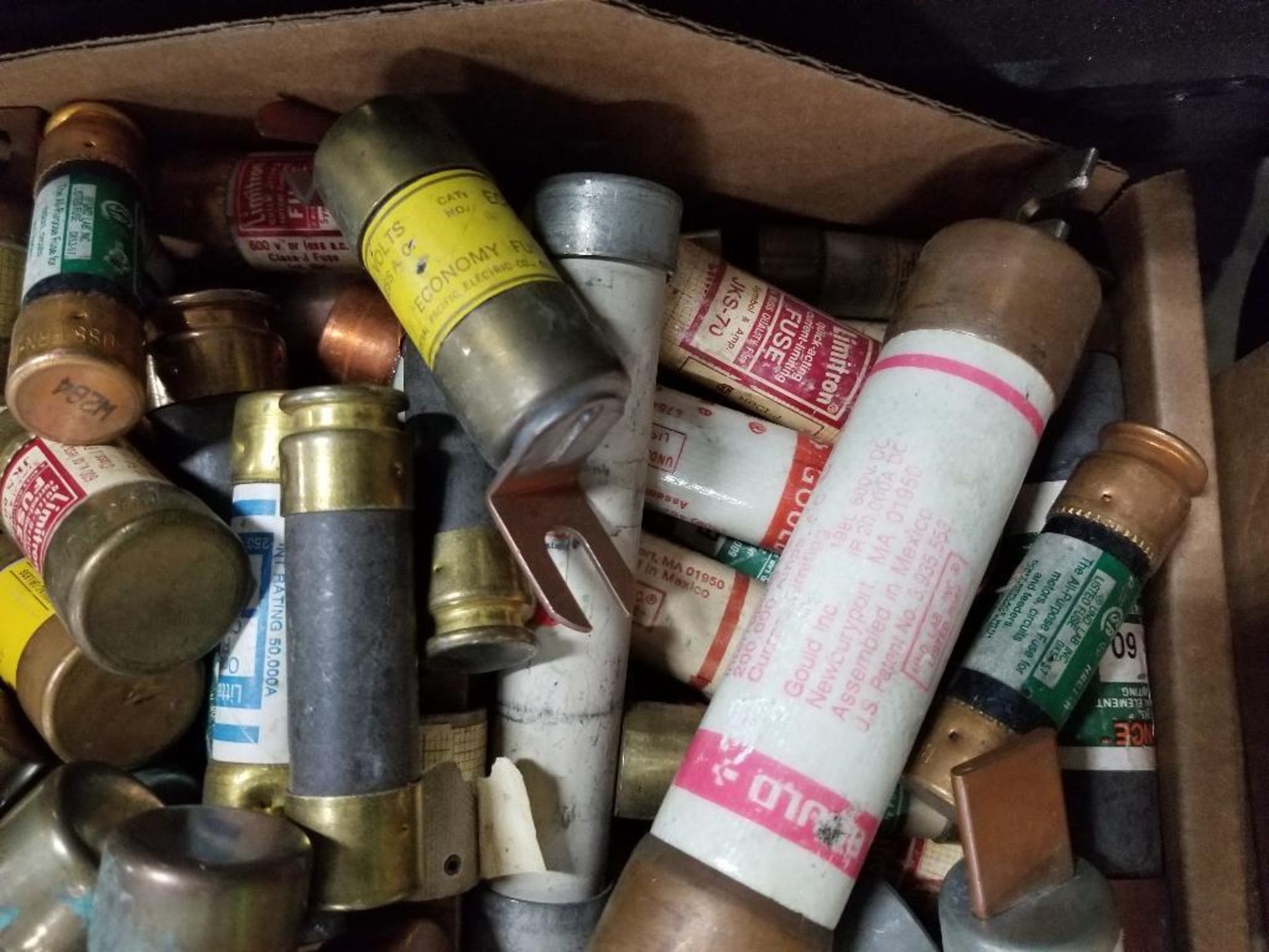 Large assortment of fuses. - Image 4 of 5