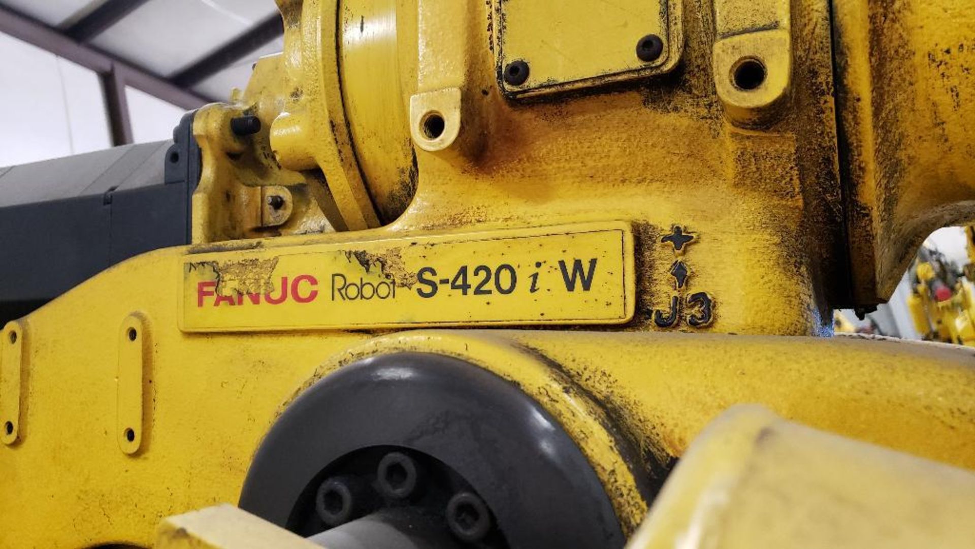 Fanuc S-420iW robot with R-J2 controller. - Image 10 of 15