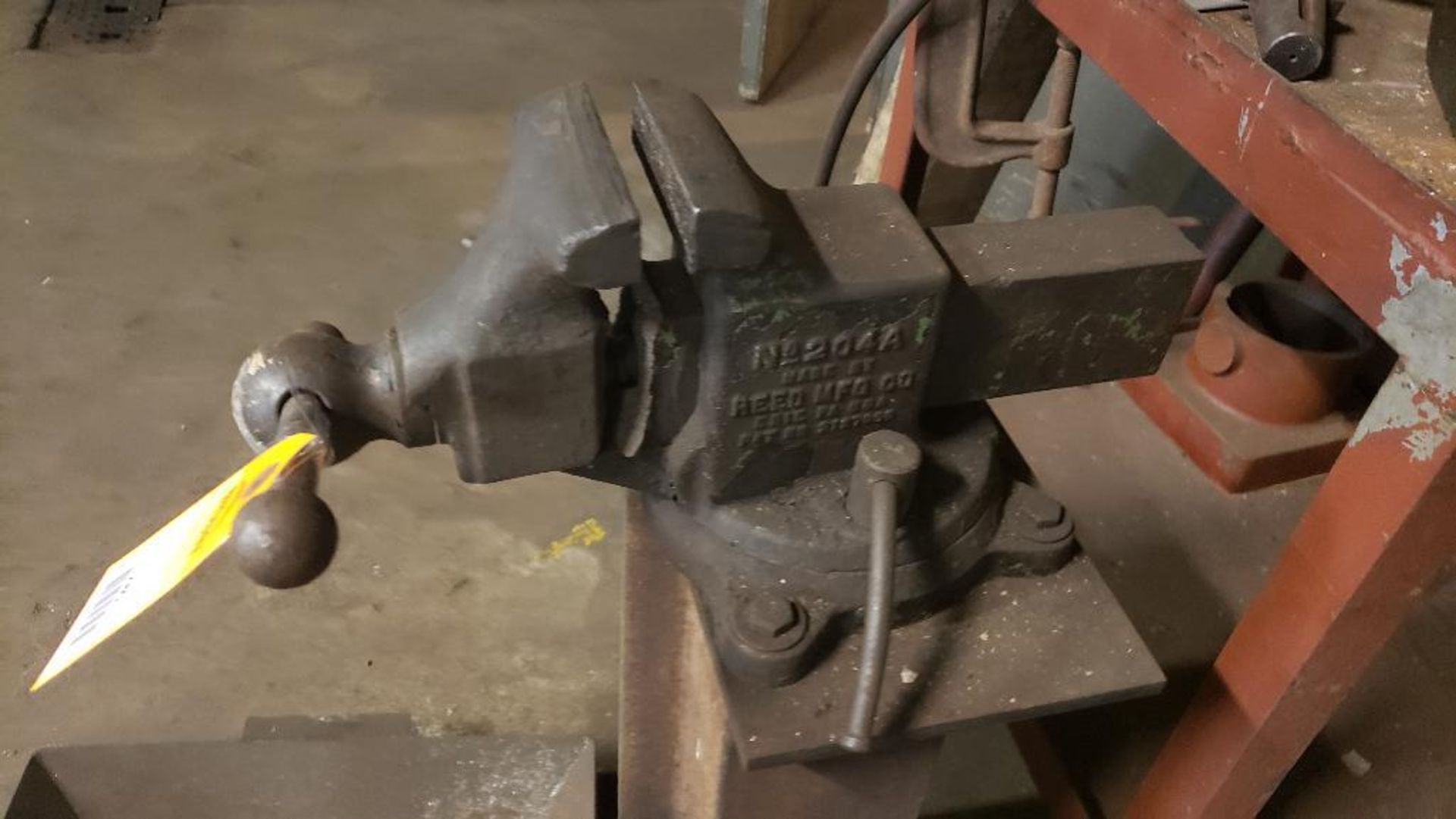 Reed bench vise. Model 204A.