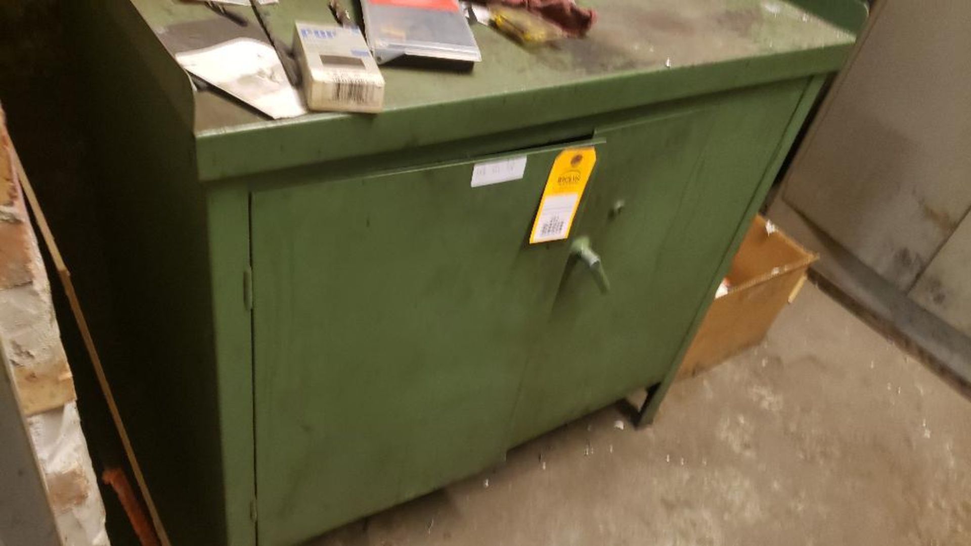 Metal cabinet. 36Tx36Wx24D.