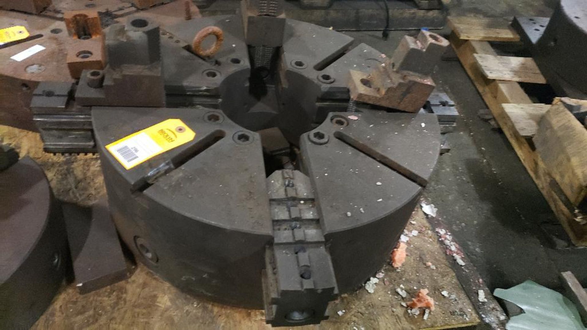 24" 4-jaw chuck. - Image 2 of 2