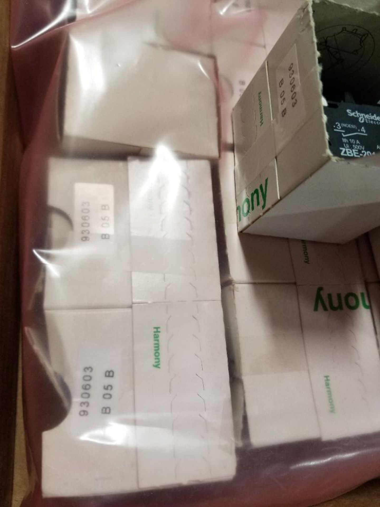 Qty 80 - Schneider electric. Part number 017744. New in bulk box. - Image 3 of 3