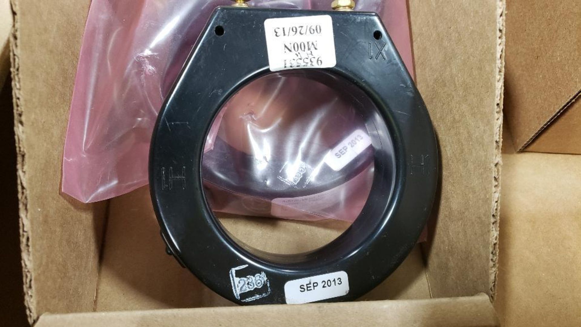 Qty 4 - Instrument Transformers current transformer. Catalog 76RT-122. New as pictured. - Image 2 of 3