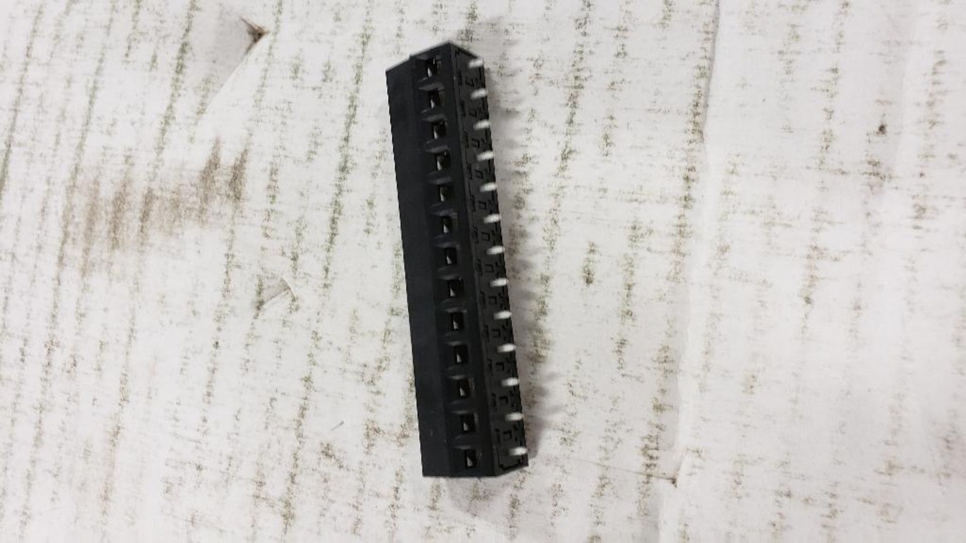 Qty 216 - Molex terminal block. Catalog number 39544-3013. New in bulk pack. - Image 3 of 5