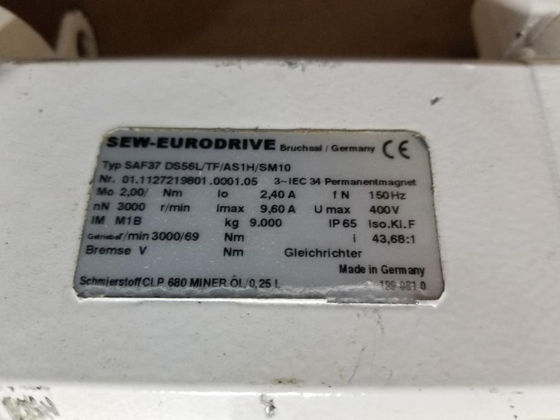 Sew Eurodrive servo motor and gearbox. SAF37-DS56L/TF/AS1H/SM10. - Image 2 of 3