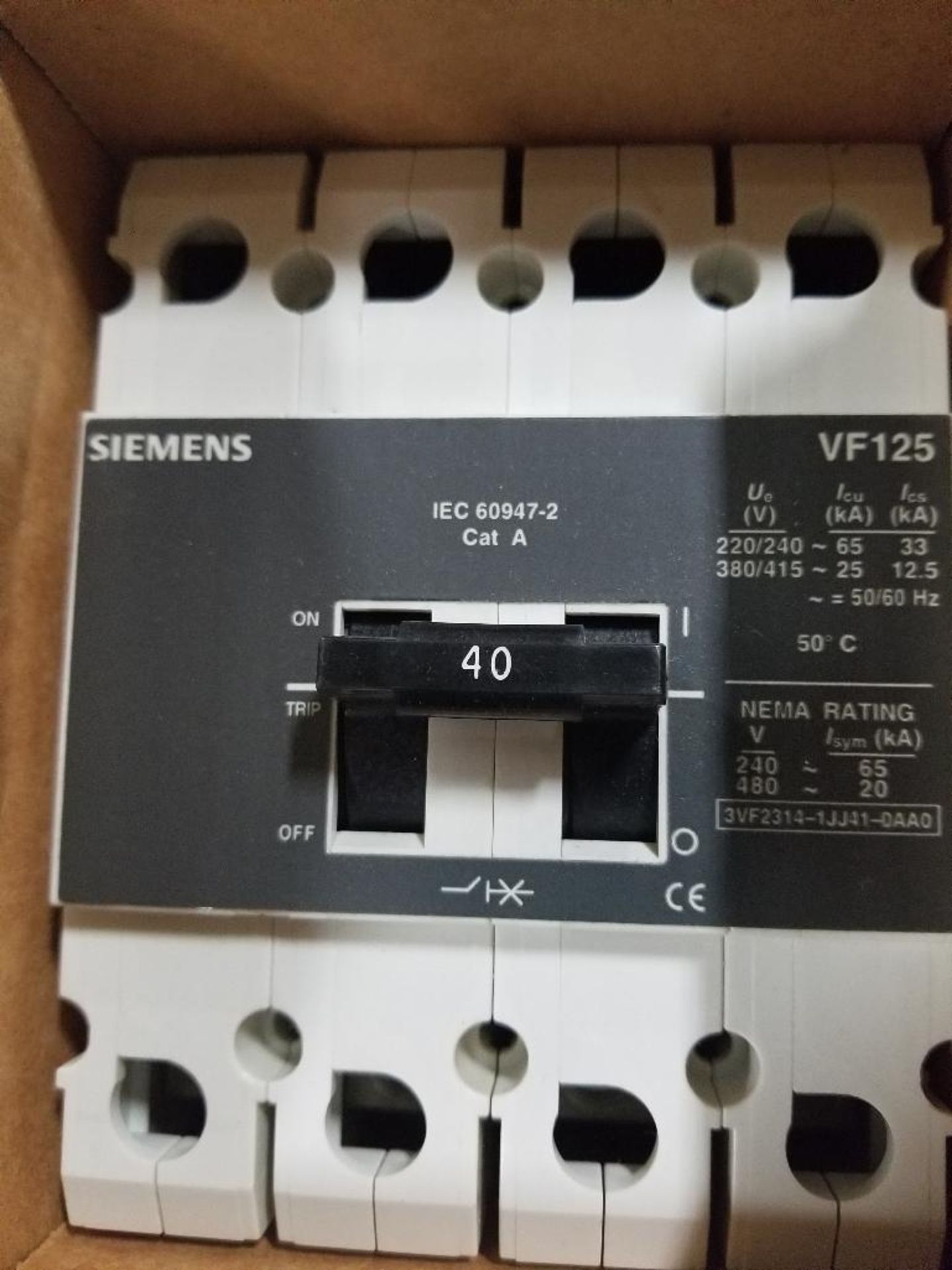 Siemens circuit breaker. Model VF125. New in box. - Image 3 of 3