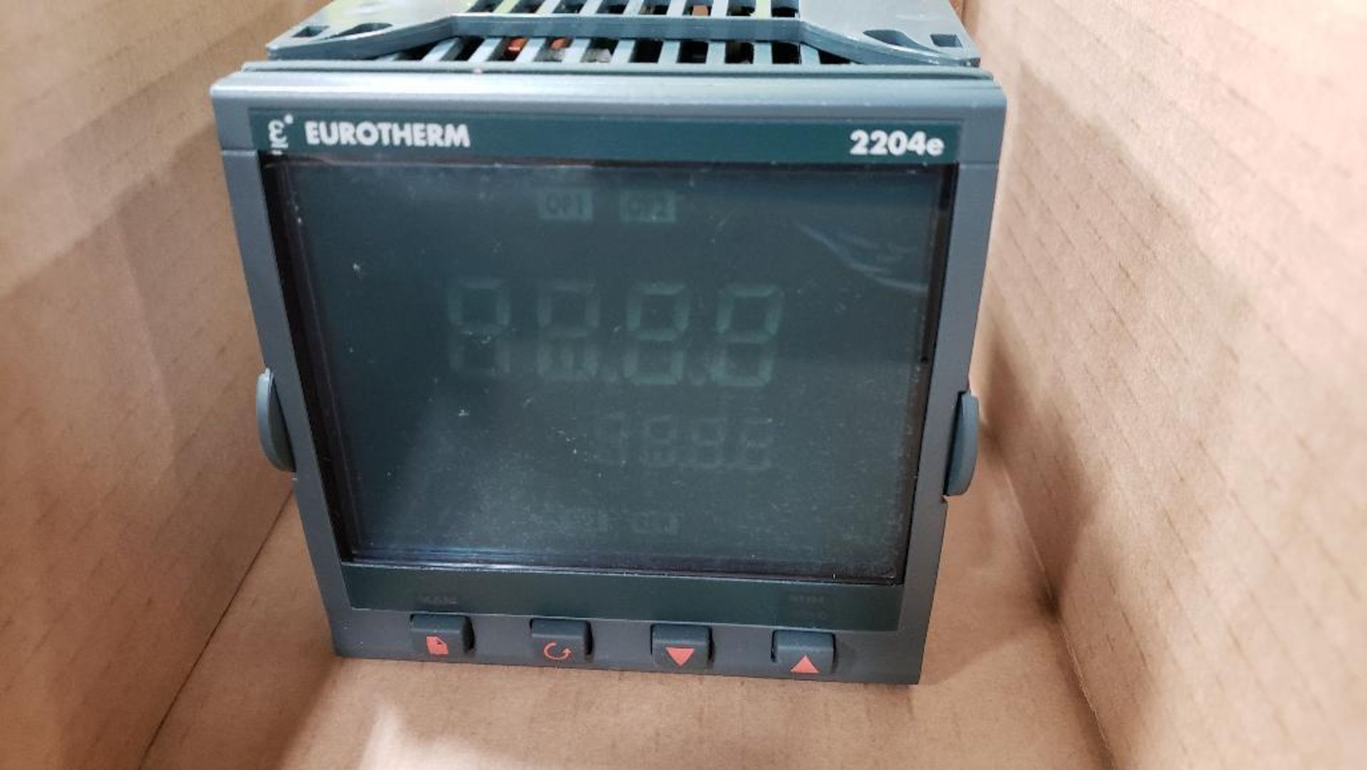 Eurotherm controller. Model 2204e. Part number 2204e/CC/VH/R1/R1/XX/XX/2XX/ENG. - Image 2 of 3