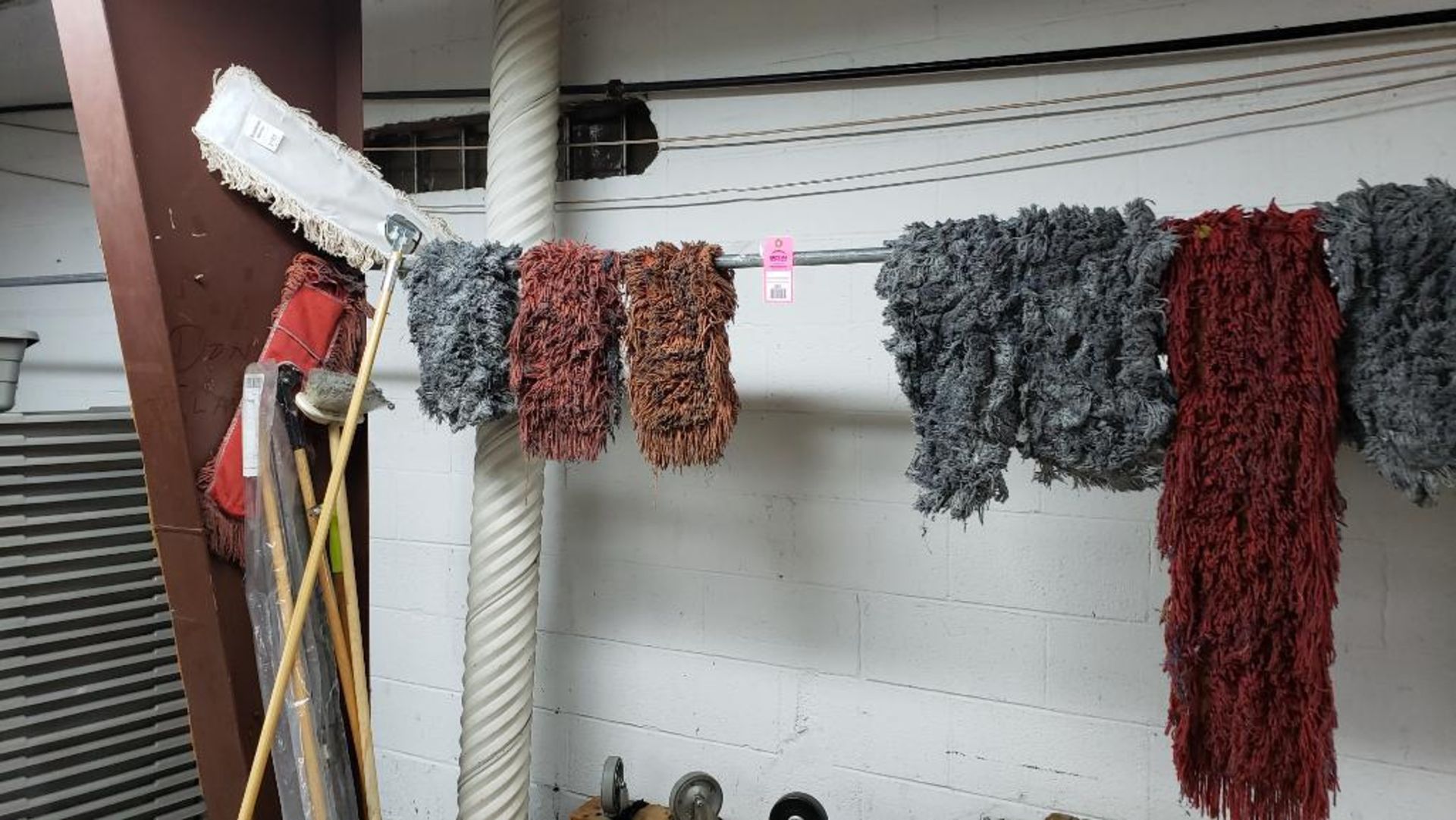 Large assortment of dust mop heads. - Image 3 of 4