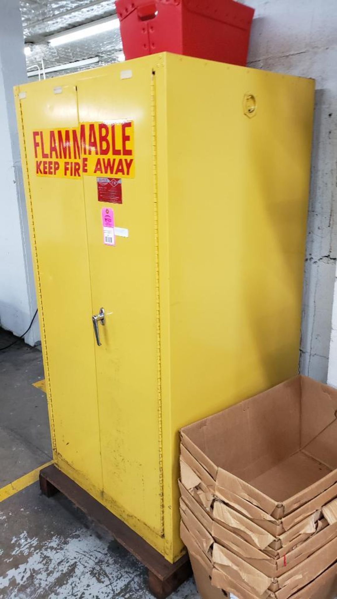 Eagle flammable storage cabinet. 65x32x32. - Image 3 of 3