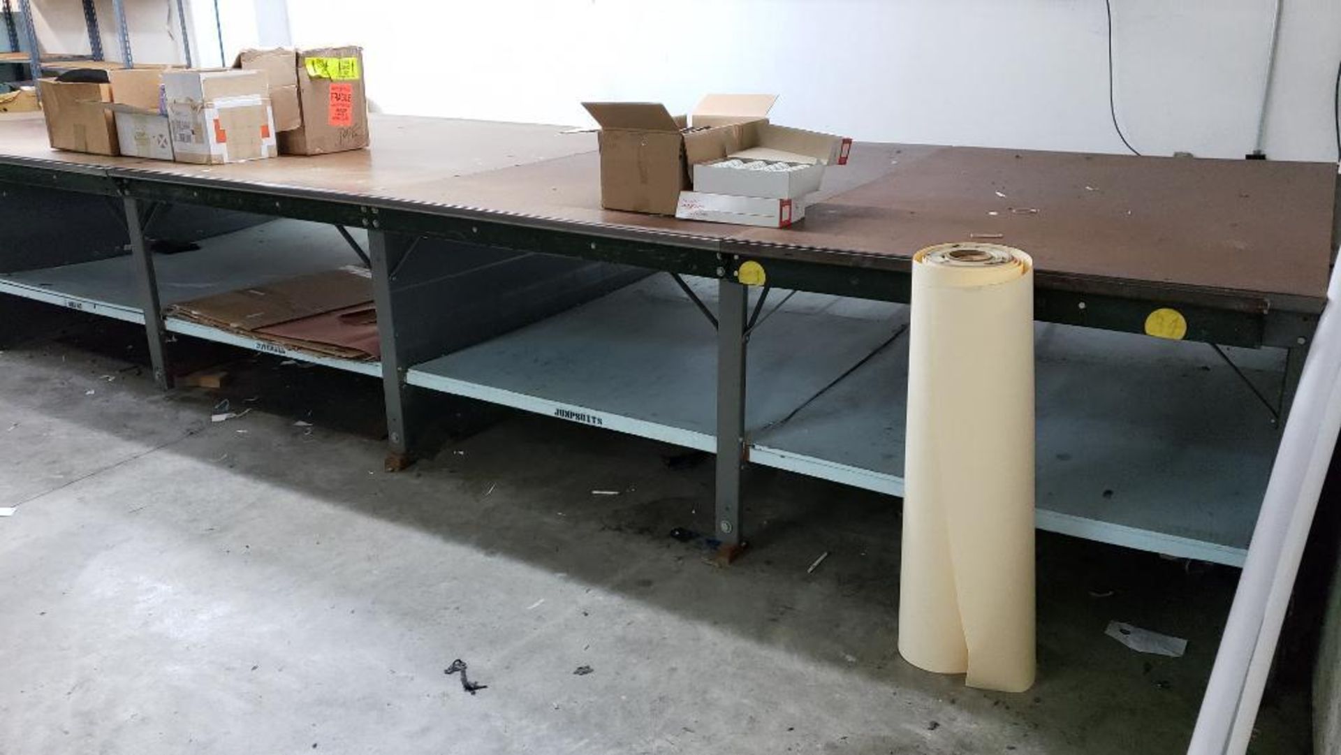 Large cutting table. - Image 4 of 4