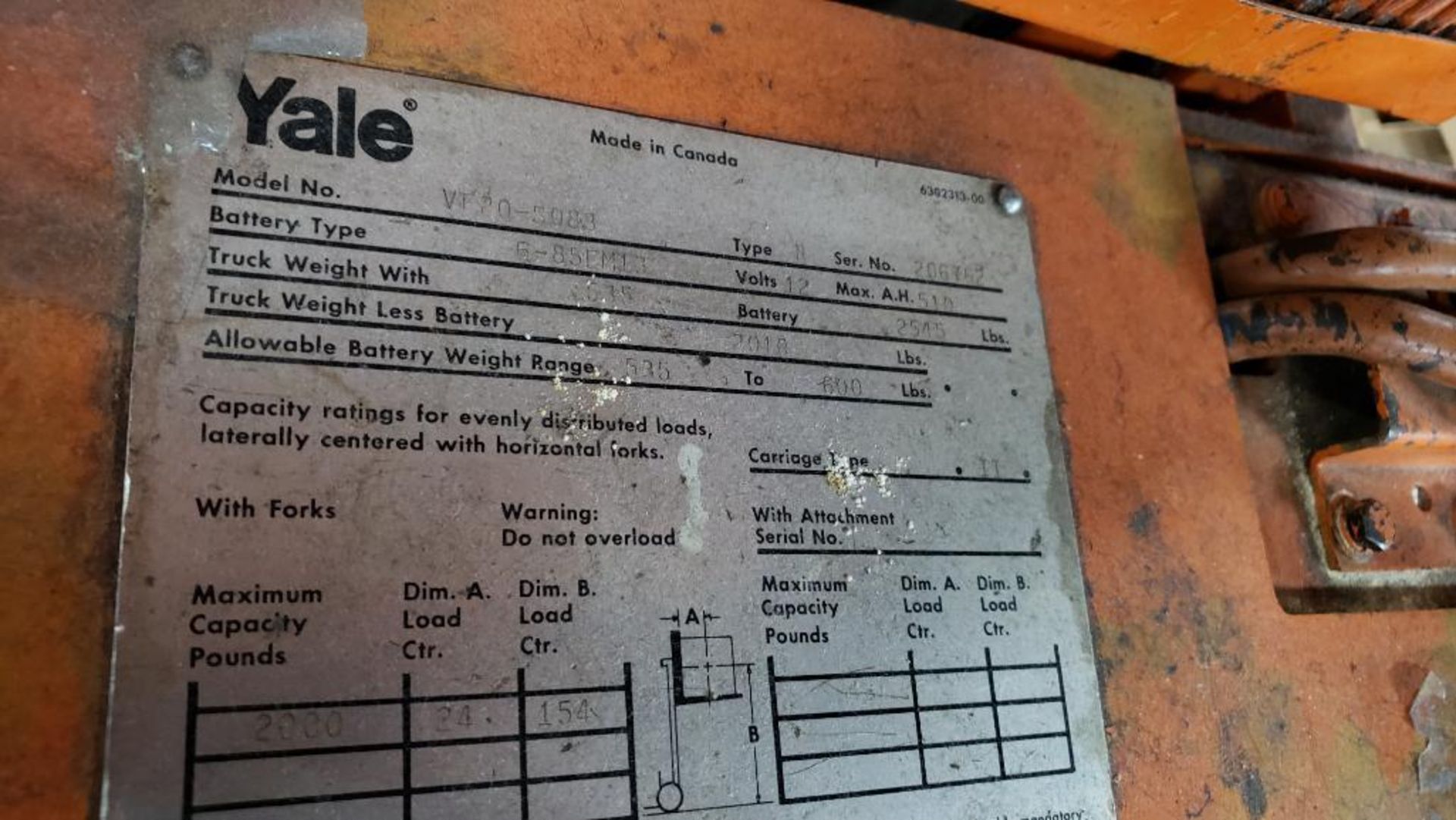 2000lb Yale walk behind forklift. Model VF20-5088. 12v electric charger included. - Image 4 of 11