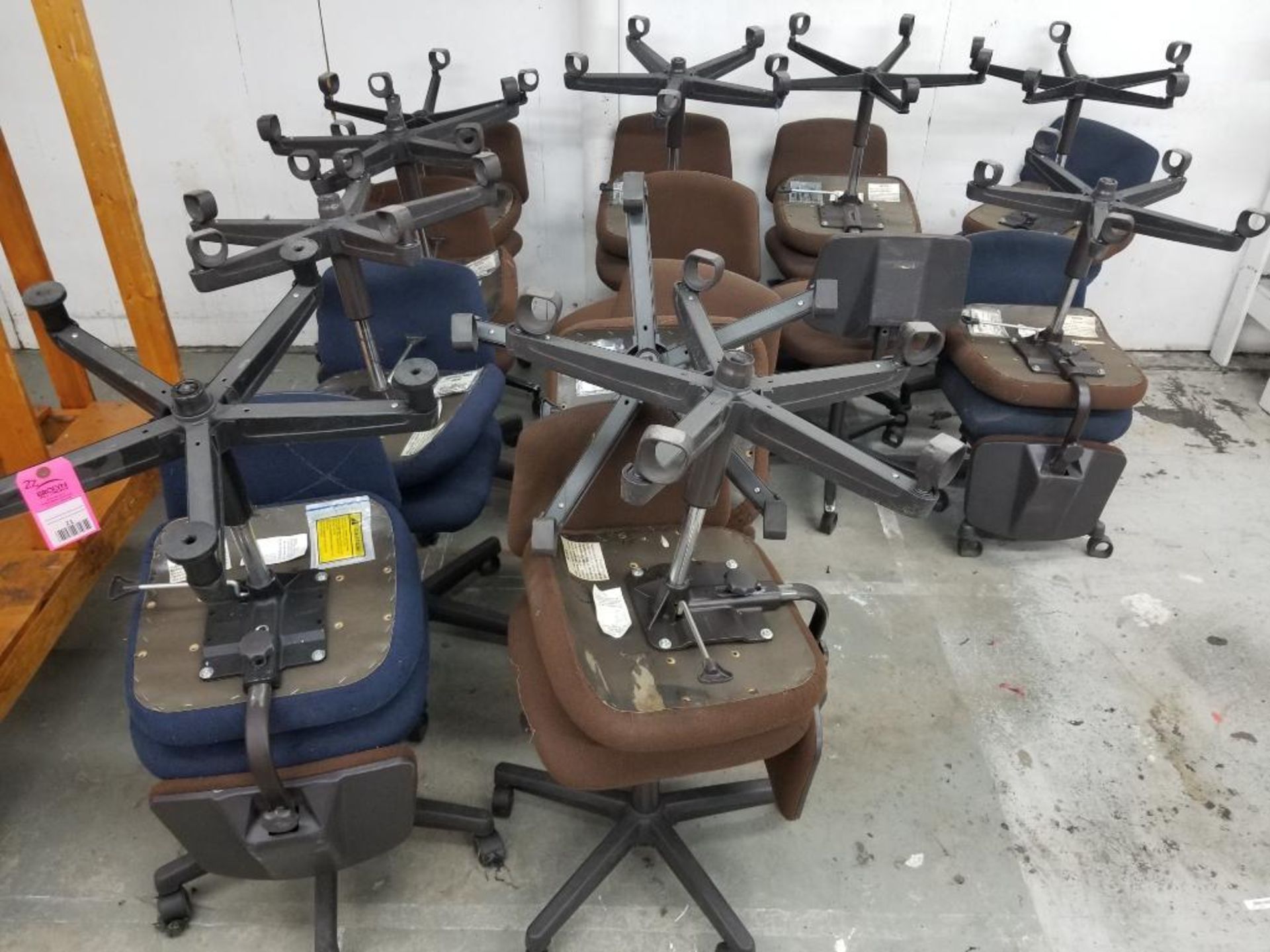 Qty 22 - Assorted office task chairs.