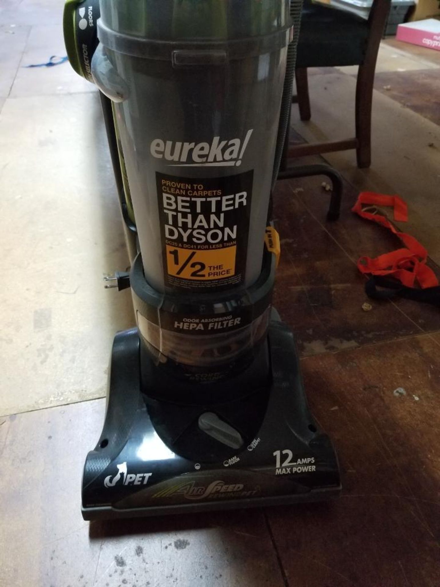 Eureka vacuum. - Image 2 of 2