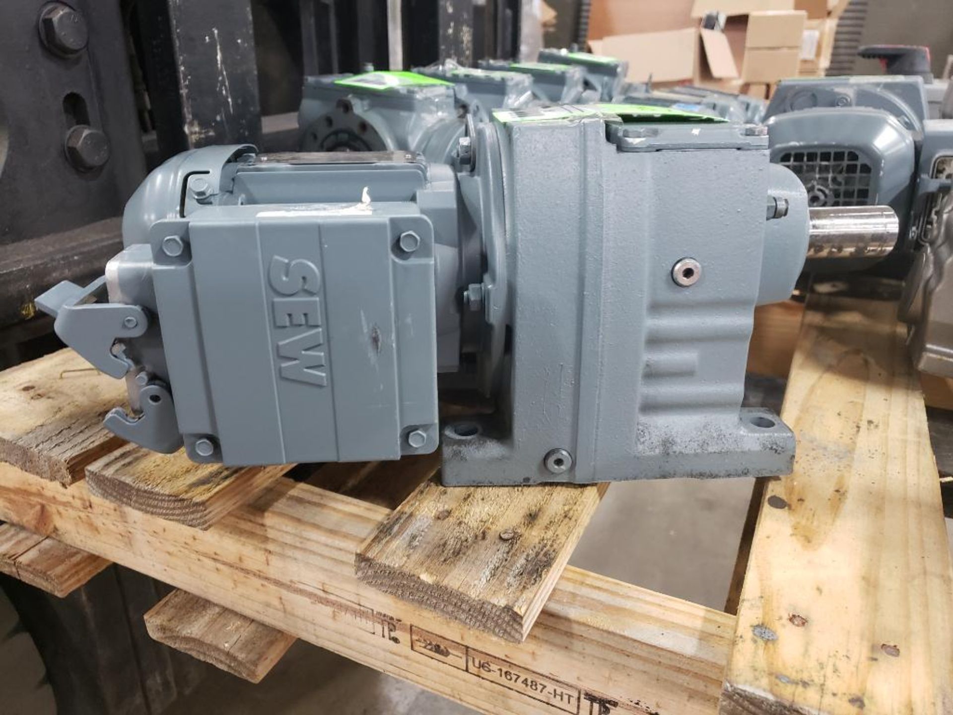 Sew Eurodrive motor and gearbox. Model R47-DRS71S4/ASB1. - Image 3 of 6