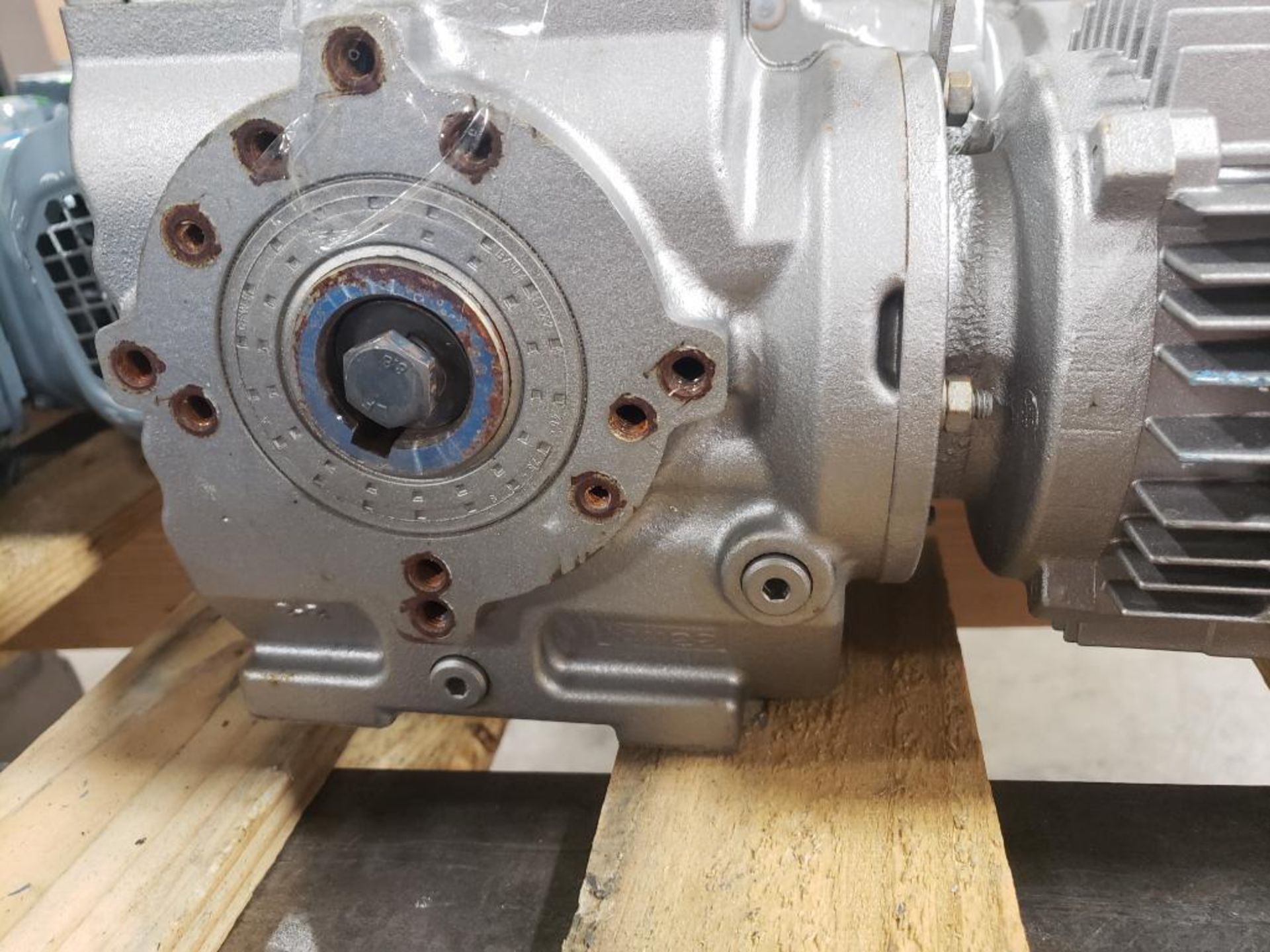 Sew Eurodrive motor and gearbox. Type DFT80K4. .75hp. 230/400v 3ph. - Image 3 of 5