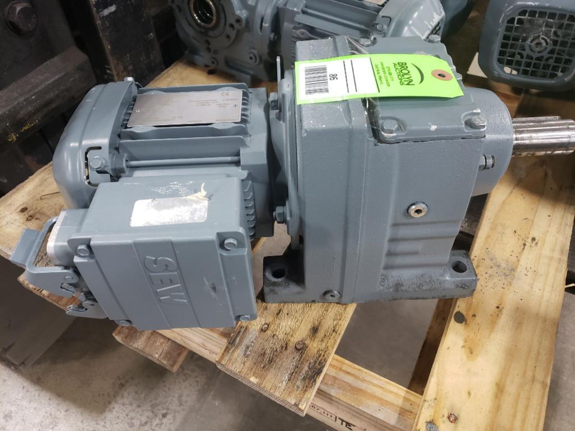 Sew Eurodrive motor and gearbox. Model R47-DRS71S4/ASB1.