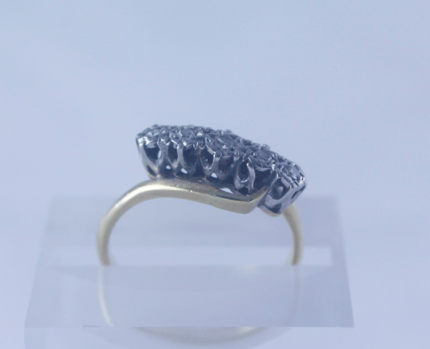 18ct Gold and Diamond Five Stone Crossover Ring, ring size M, overall weight 3.7 grams - Image 2 of 5