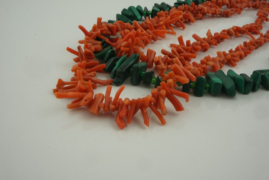 Coral Necklace, 31cm long, also with a malachite coloured bead necklace, (2) - Image 6 of 6