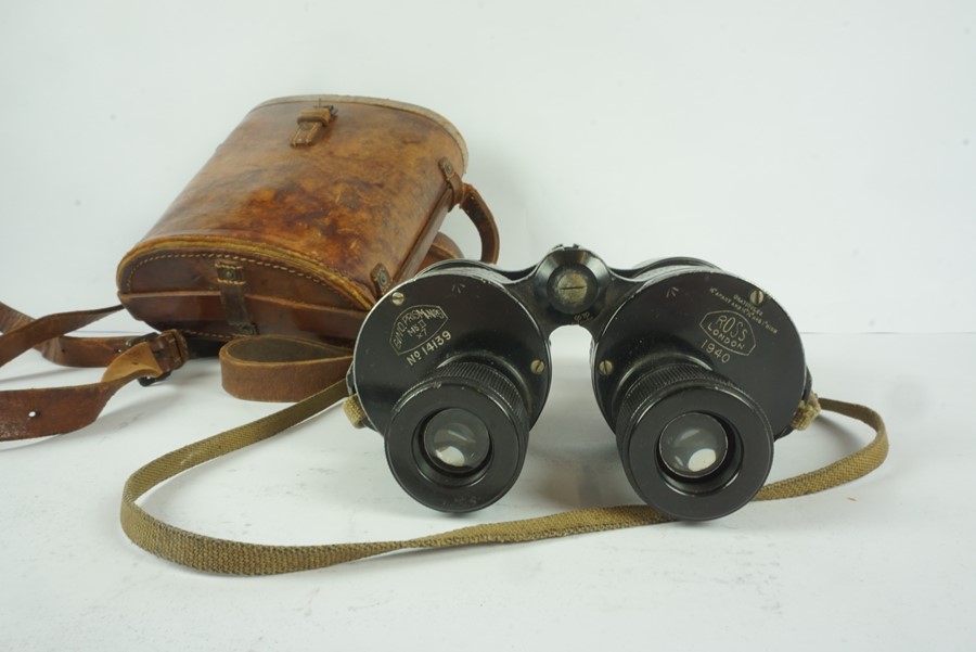 Pair of WWII Military Bino Prism No 5 Binoculars by Ross of London, Mk II x 7, stamped with military - Image 2 of 2