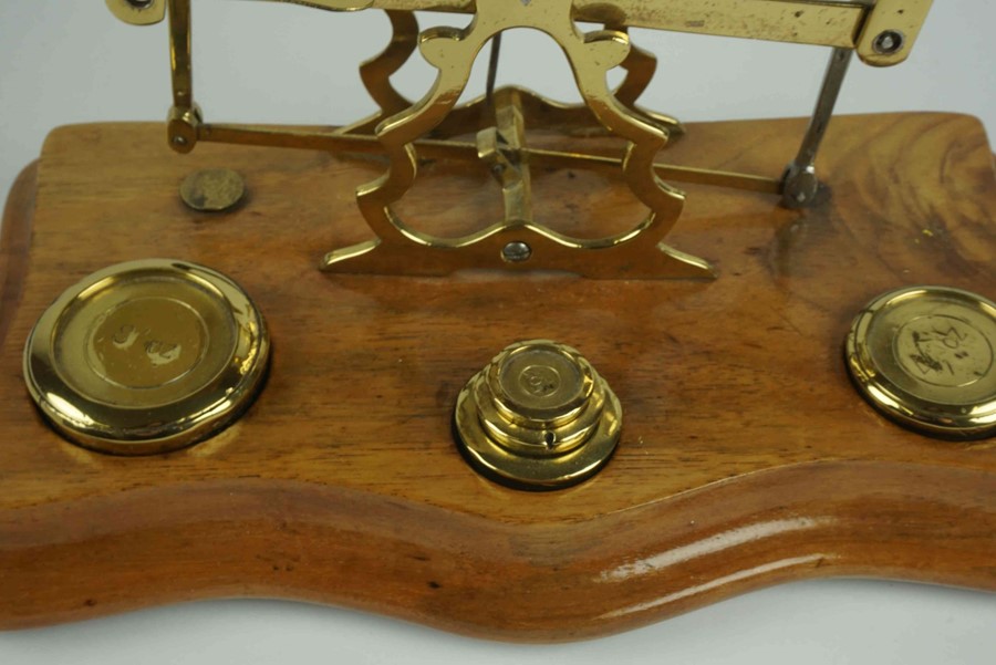 Set of Brass Postal Scales, with weights, raised on a wooden serpentine shaped base - Image 3 of 9