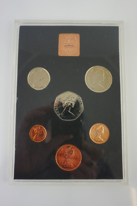 Small Lot of Proof Coin Sets, to include examples by Royal Mint, and a set struck by Pobjoy Mint, - Image 5 of 10