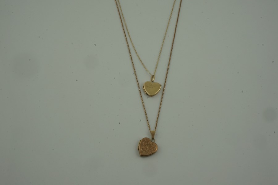 Two 9ct Gold Heart Shaped Lockets, on 9ct Gold Chains, stamped 375 to catch, 28cm long, overall - Image 2 of 4