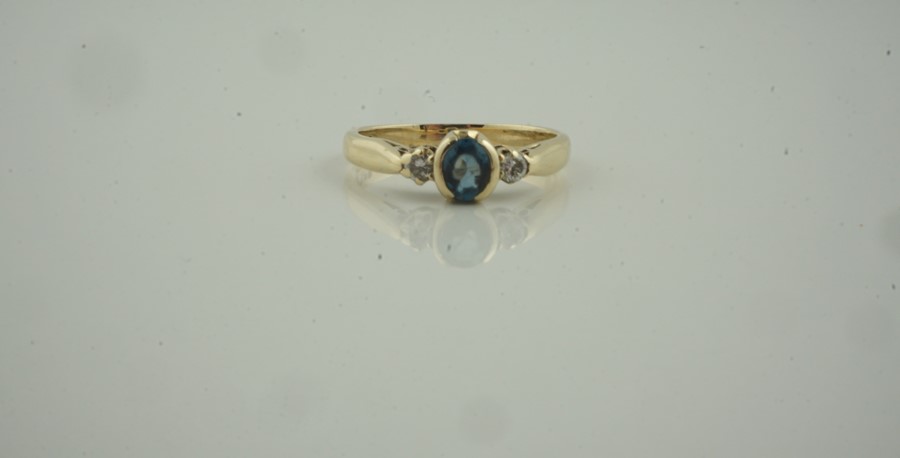 9ct Gold Gem Set and Diamond Ring, Having a single gem stone, flanked with diamond chips to the - Image 5 of 5