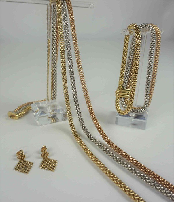 Suite of 18ct Tri-Gold Jewellery by Fope of Italy, Comprising of a yellow, rose and white gold