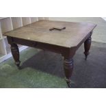 Oak Extending Dining Table, circa late 19th / early 20th century, with two additional leaves, raised