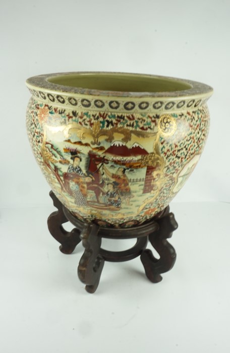 Satsuma Syle Porcelain Fish Bowl, Decorated with panels of figures and fish, stamped Satsuma style - Image 2 of 5