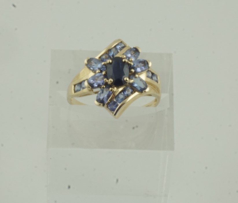 9ct Gold Gem Set Cluster Ring, set with a central sapphire style stone, flanked with allover