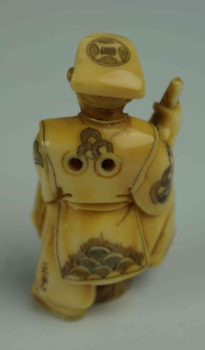 Three Japanese / Oriental Ivory Netsukes, pre 1947, Modelled as an immortal, buddha, and child - Image 5 of 7