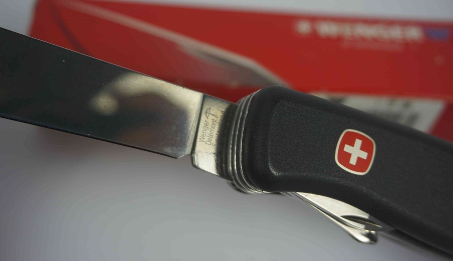 Wenger of Switzerland, Swiss Folding Pocket Knife, Blade 8.5cm long, With box, Also with two Folding - Image 4 of 7