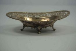 Edward VII Silver Bon Bon Dish, Hallmarks for Skinner & Co, London 1909-10, Having pierced Foliate