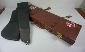 Lincoln Gun Case, Enclosing a green Velvet lined interior, Label to interior, 8.5cm high, 82cm wide,