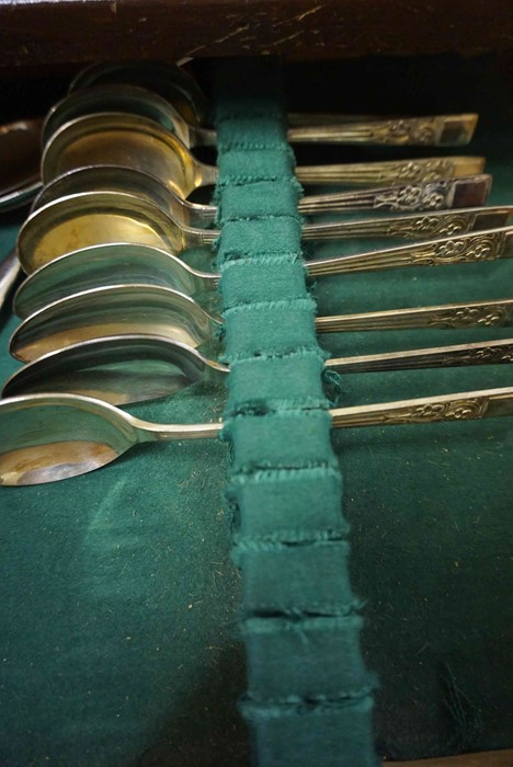 Sheffield Silver Plated Part Canteen of Cutlery, Approximately 40 pieces, Enclosed in a Wooden - Image 3 of 12