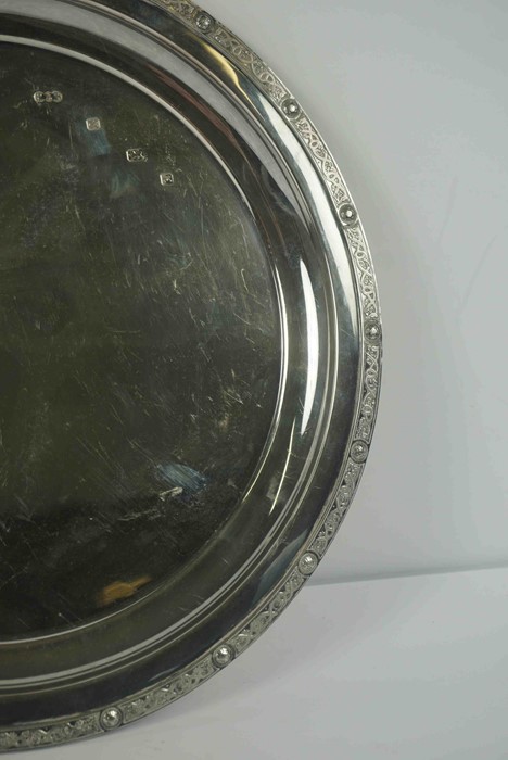 Modern Silver Circular Tray, Hallmarks for Sheffield, Makers marks R & S Ltd, Year date X, Decorated - Image 2 of 4